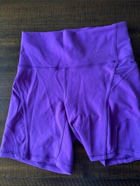 New W/O Tags Lululemon Wunder Train Mesh Panel High-Rise Short 6"
Atomic Purple